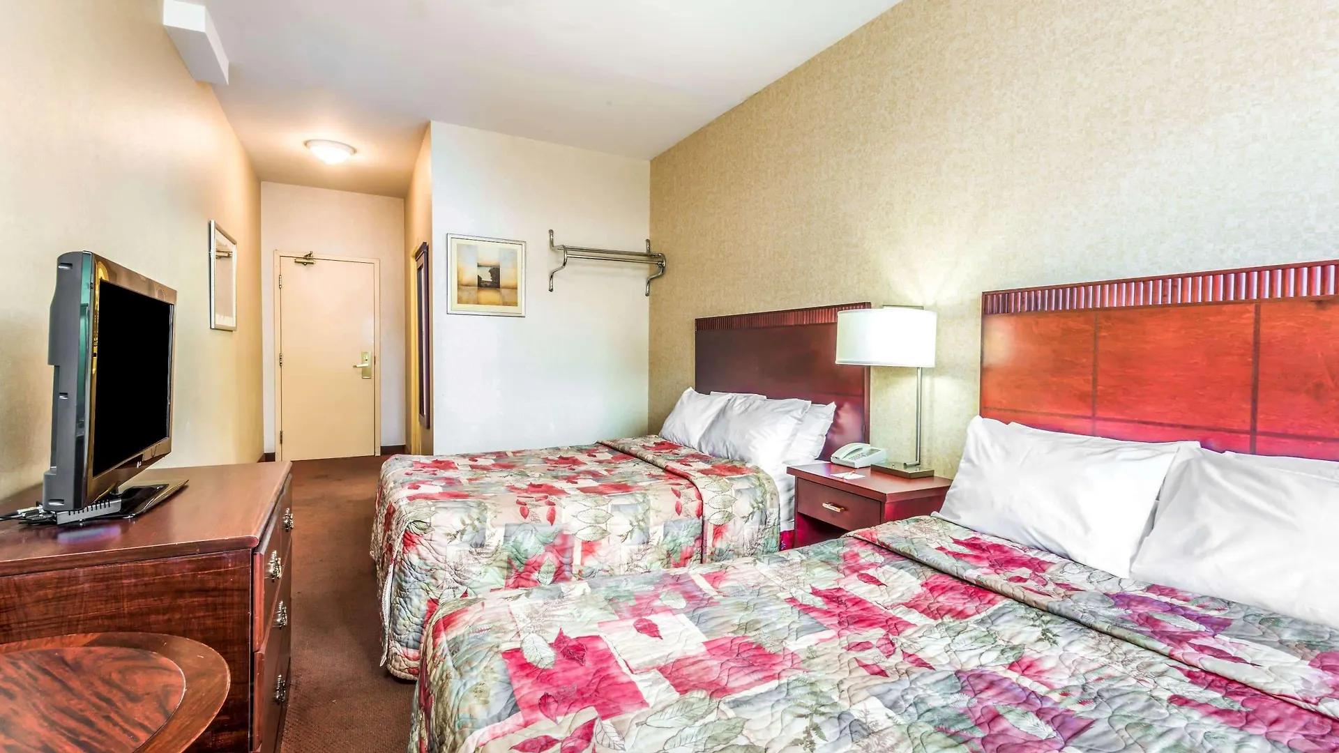 Howard Johnson By Wyndham Toronto Downtown West 0*,