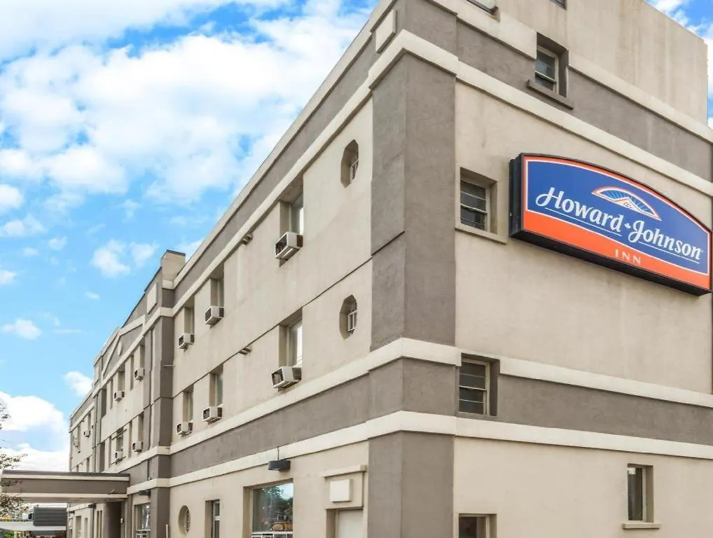 Howard Johnson By Wyndham Toronto Downtown West