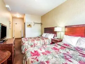 Hotel Howard Johnson By Wyndham Toronto Downtown West
