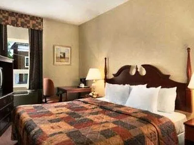 Hotel Howard Johnson By Wyndham Toronto Downtown West