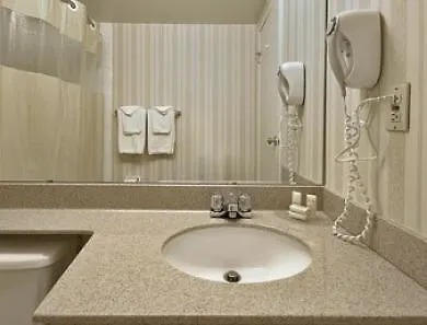 Howard Johnson By Wyndham Toronto Downtown West 0*,  Canada