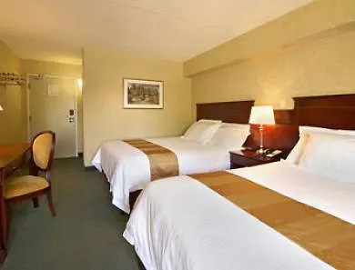 Hotel Howard Johnson By Wyndham Toronto Downtown West